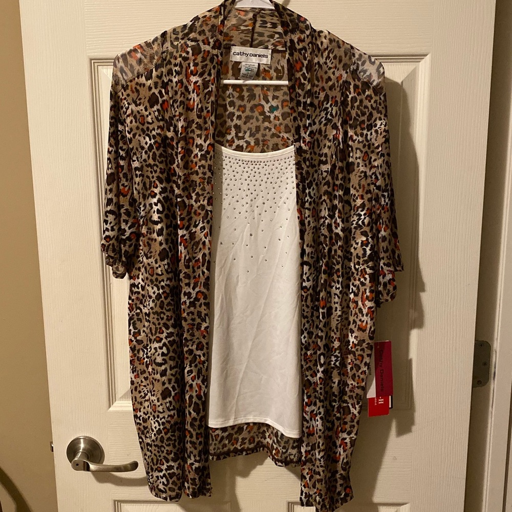 NWT Cathy Daniels Animal Print Multi Top